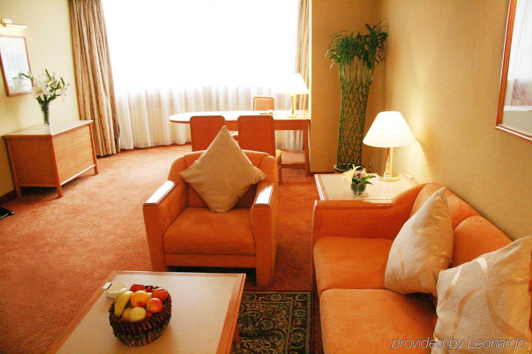 Gloria Plaza Shenyang Hotel Room photo