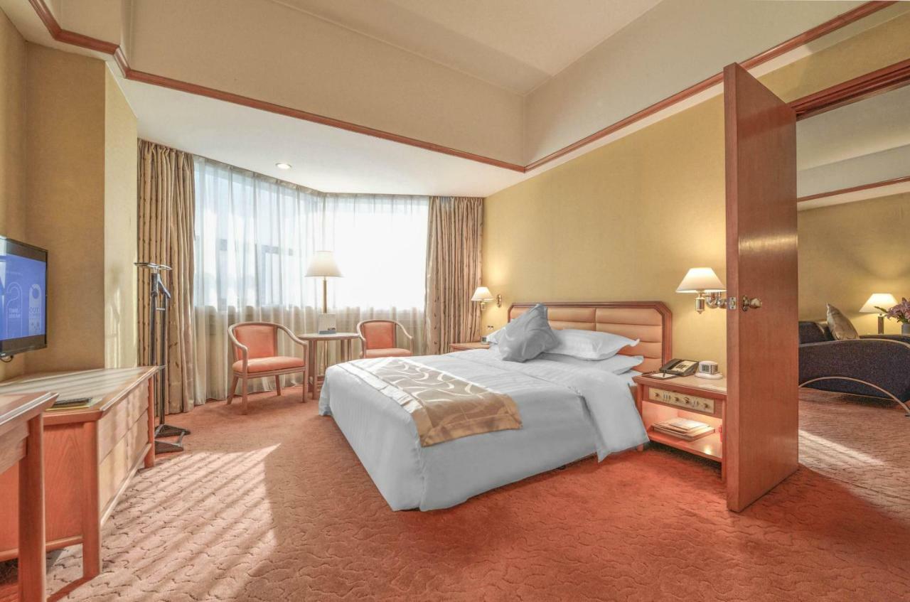 Gloria Plaza Shenyang Hotel Exterior photo